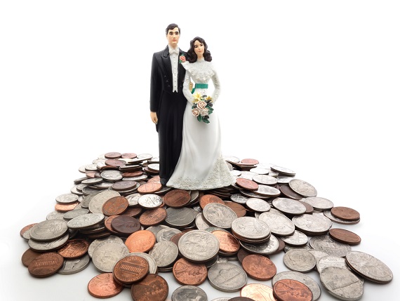 wessing cake topper couple standing on coins