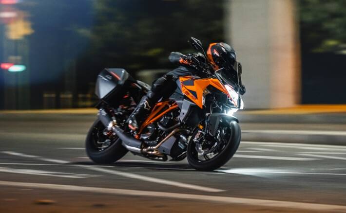 2022 KTM 1290 Super Duke GT