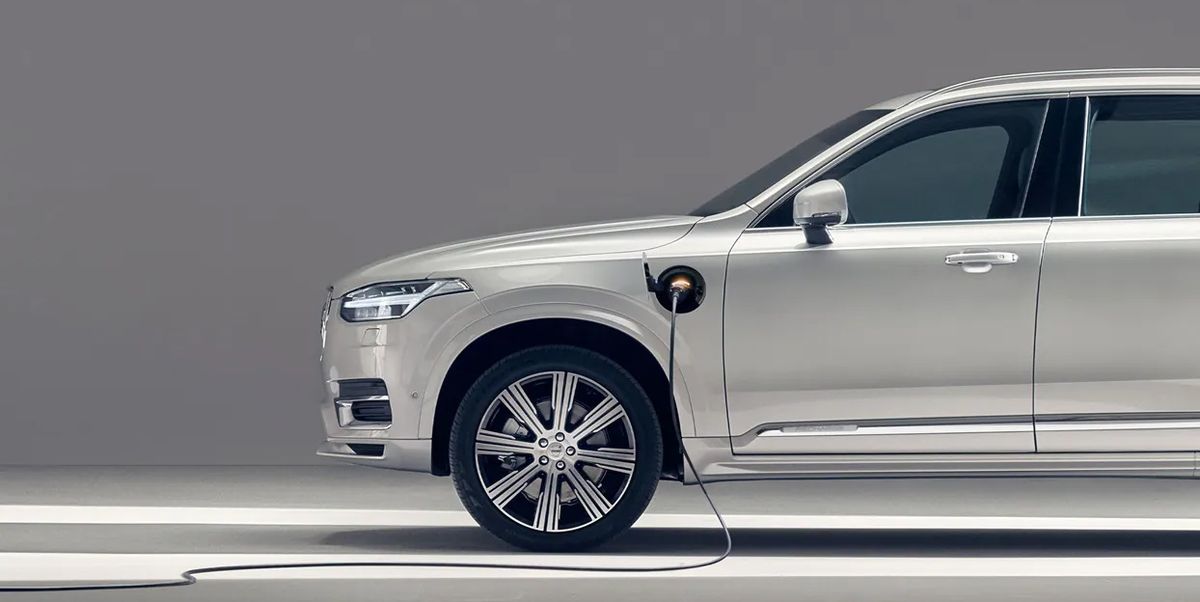 2022 Volvo Plug-In Hybrids to Gain Electric Range and Horsepower