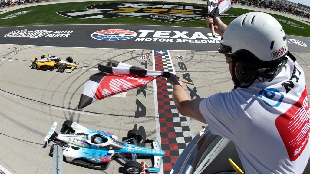 Last Lap Pass Decides IndyCar's Xpel 375 at Texas