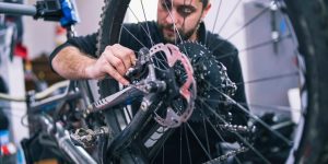 How to stop bike brakes from squeaking (step-by-step)
