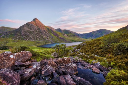 image of a welsh mountain with a lake at its base