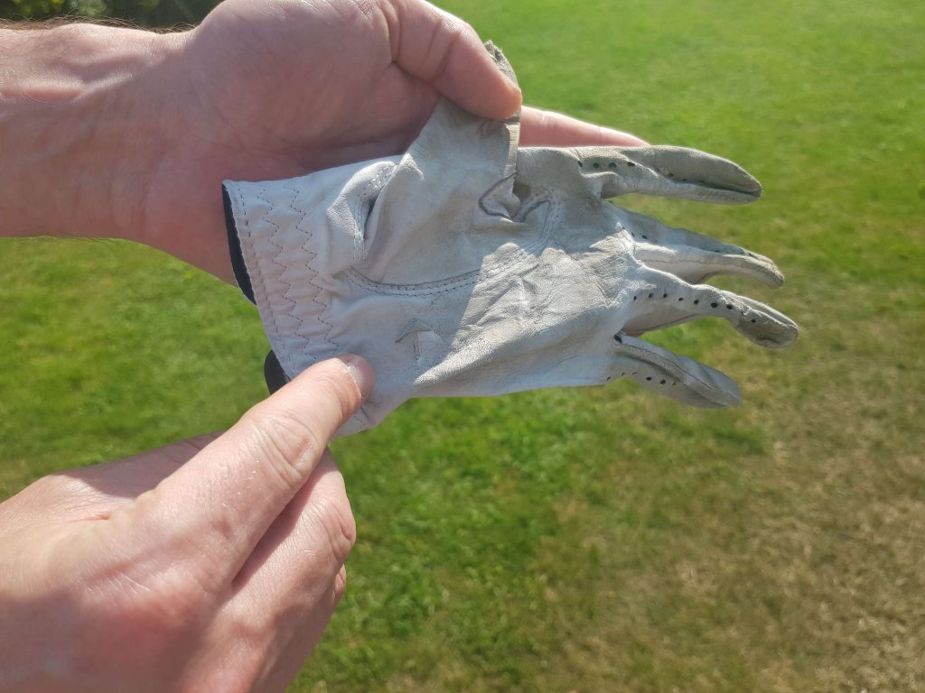 how to look after your golf glove
