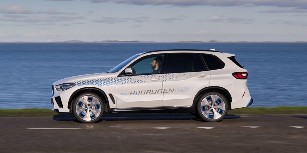 2023 BMW iX5 Hydrogen Is a Key Niche Player