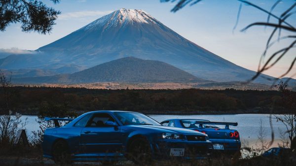 JDM cars with Mount Fuji in background