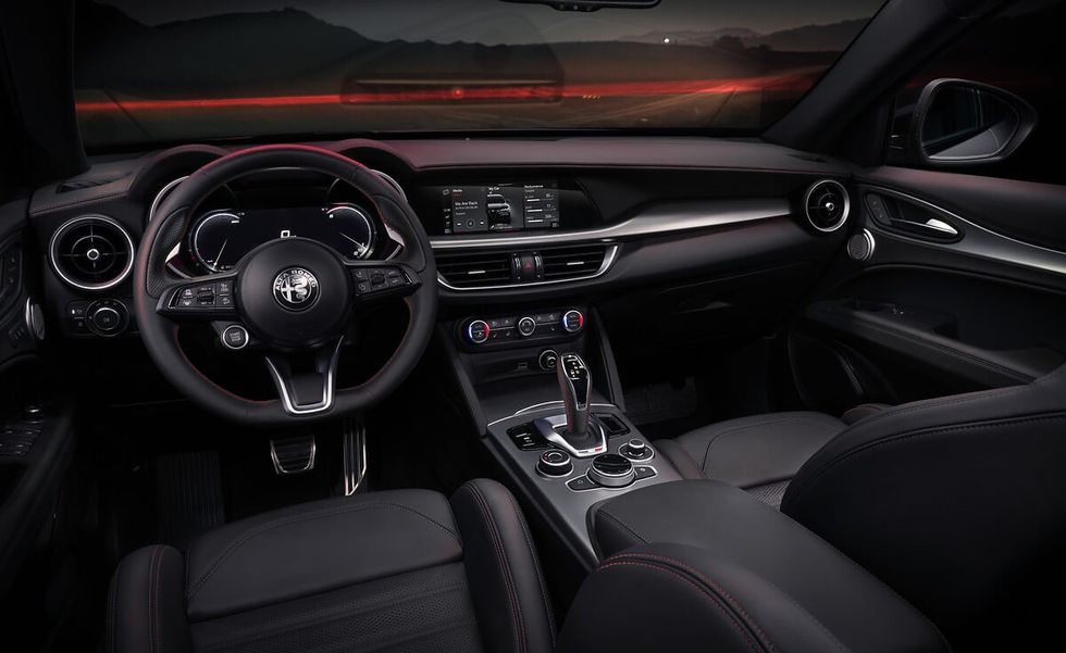 2024 alfa romeo stelvio interior