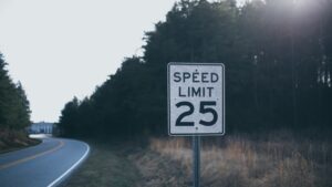 IIHS study: Seattle residents in fewer injury crashes after speed limits lowered