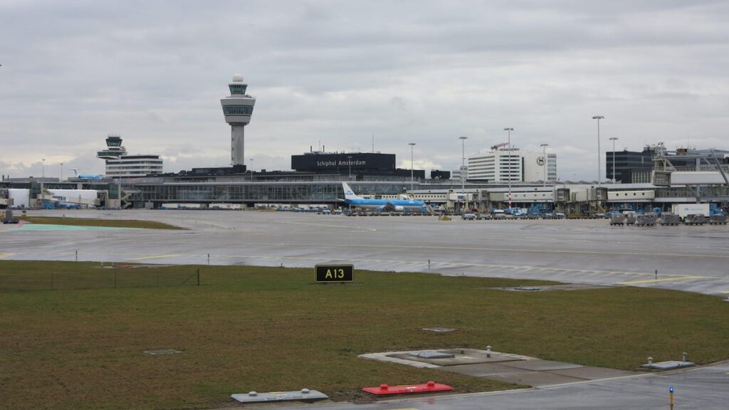 Amsterdam Schiphol Airport Wants to Ban Private Jets