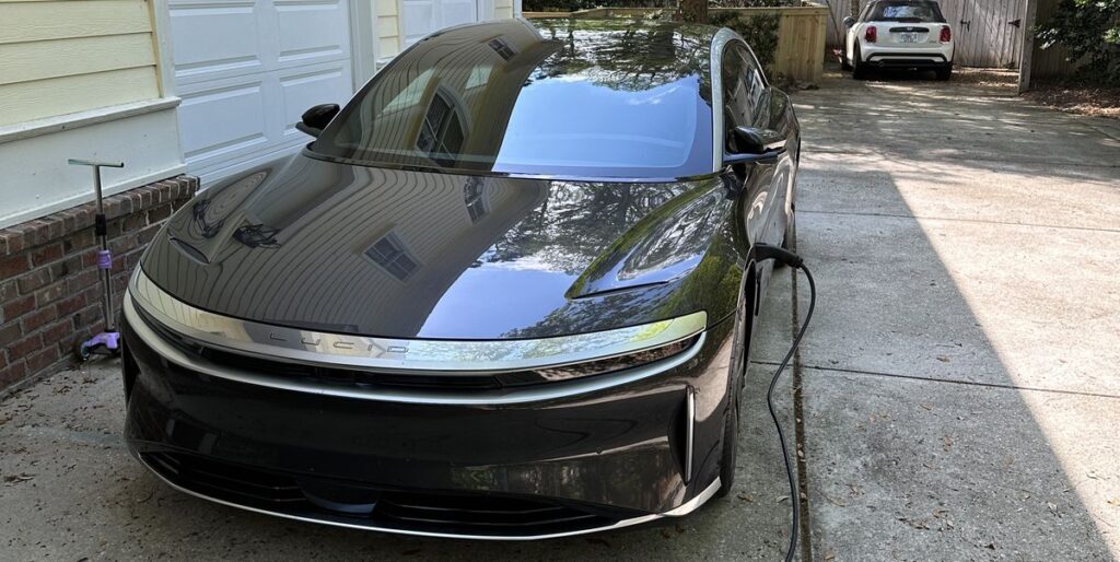 Ezra Dyer: America Needs More Slow Car Chargers
