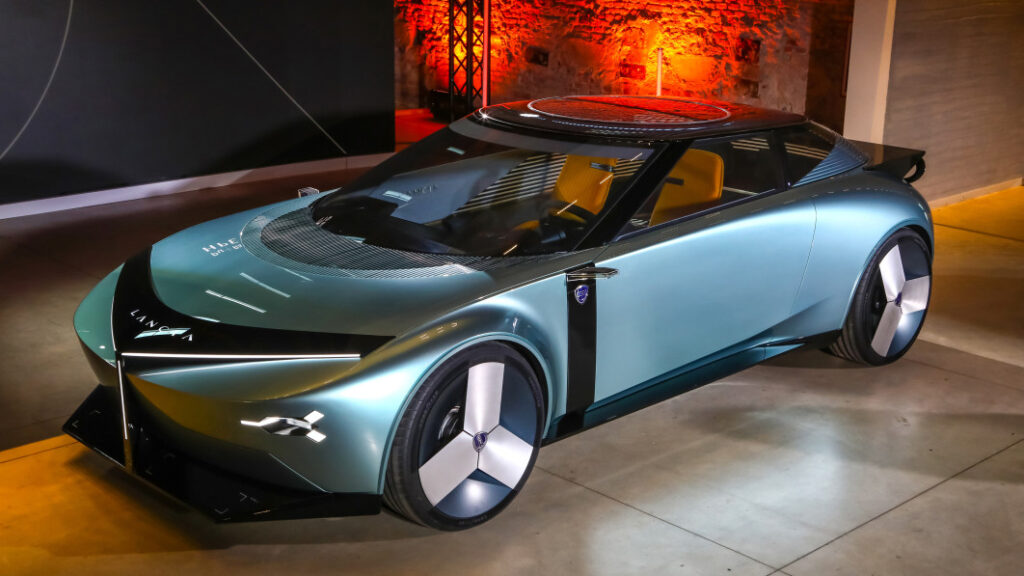 Lancia Pu+Ra HPE concept combines the next 10 years of design and tech