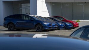 Direct Sales of EVs Cost California Dealerships $910 Million in Profits