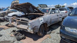 Junkyard Gem: 1964 Pontiac Catalina Custom Ventura