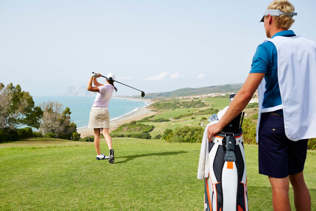 How to become a golf caddie