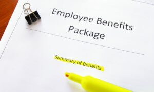 THE BENEFITS OF OFFERING EMPLOYEE HEALTH INSURANCE