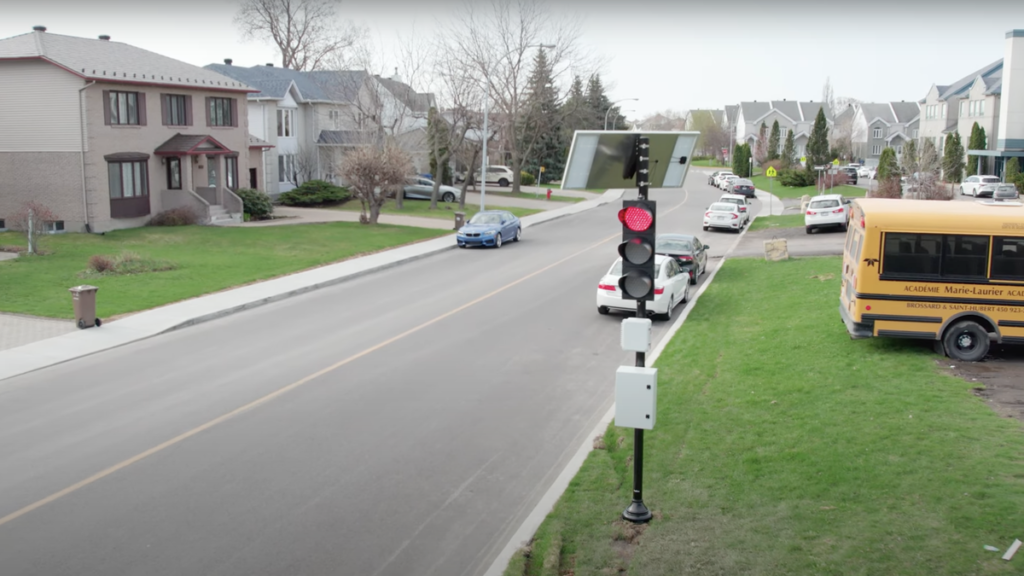 City Tests Traffic Light That Only Turns Green for Drivers Who Obey the Speed Limit