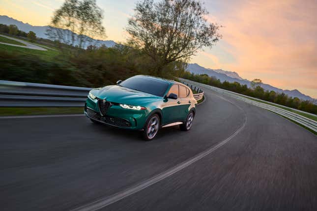 2024 Alfa Romeo Tonale Plug-In Hybrid EV Front