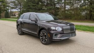 2023 Bentley Bentayga Road Test: 'Airline' spec is the way to travel