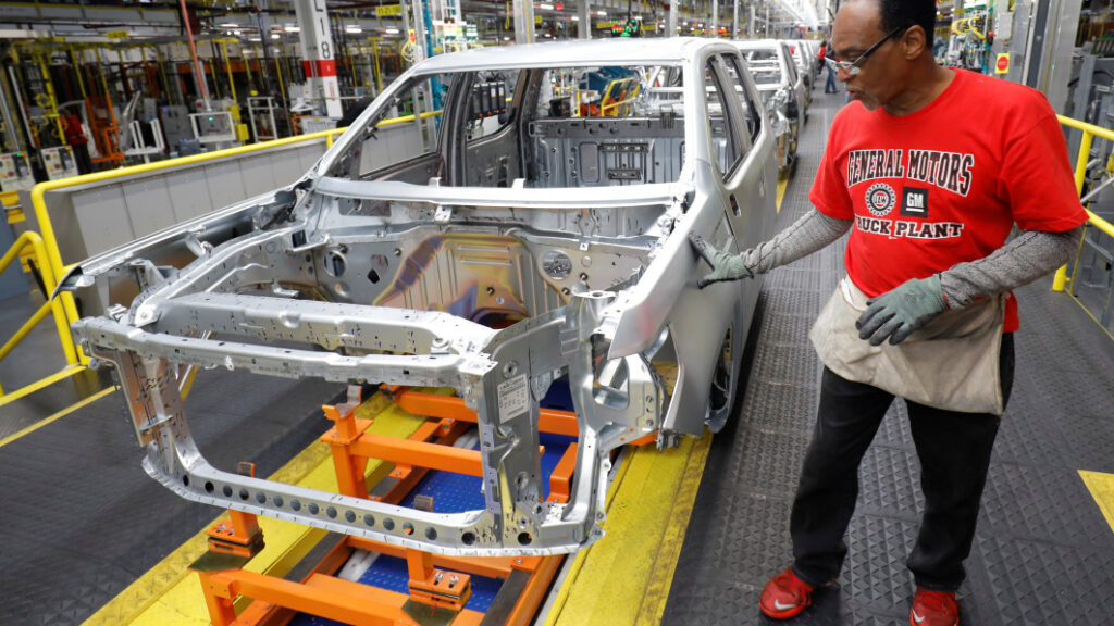 GM to invest $632 million in Indiana plant for future pickup truck production