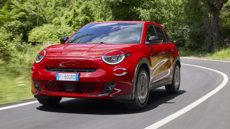 Fiat 600e unveiled as a retro-flavored, 500-inspired crossover