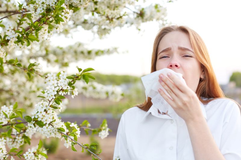 Hay fever driving you mad this summer? Try these top remedies!