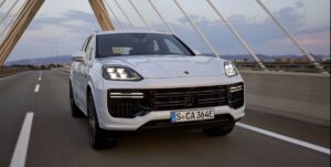 2024 Porsche Cayenne Turbo E-Hybrid Rushes into Focus