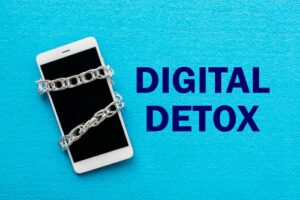 How to take a digital detox to promote better mental health