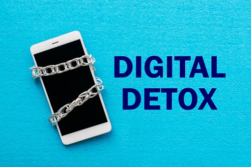 How to take a digital detox to promote better mental health