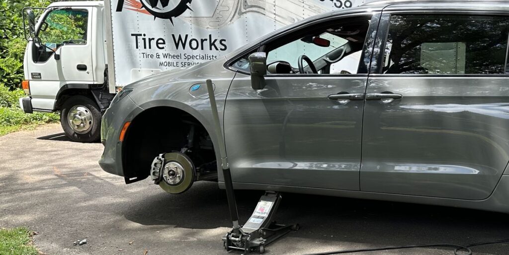 Ezra Dyer: I Tried Mobile Tire Installation, and It Rules