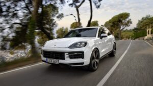 2024 Porsche Cayenne S E-Hybrid debuts as the middle-rung PHEV variant