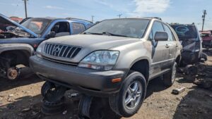 Junkyard Gem: 2001 Lexus RX 300