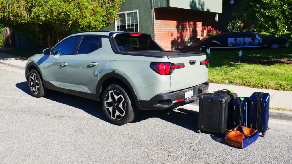 Hyundai Santa Cruz Luggage Test: How much fits in the bed?