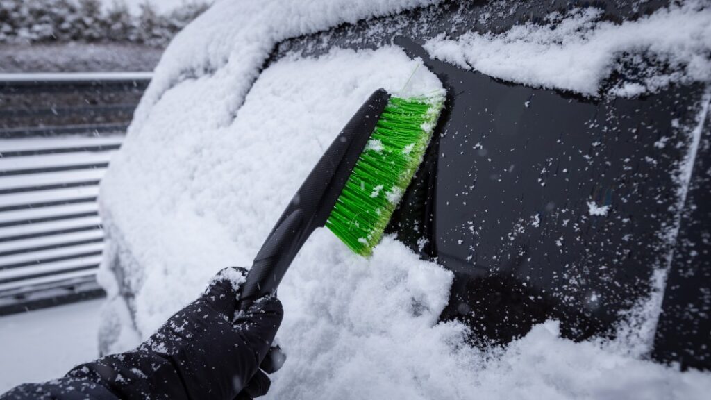 The best car snow brushes of 2023