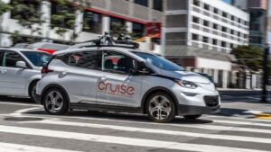 Cruise opens robotaxi service in Houston