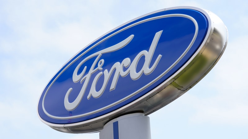 Ford withdraws its 2023 forecast, warns of higher losses on EVs