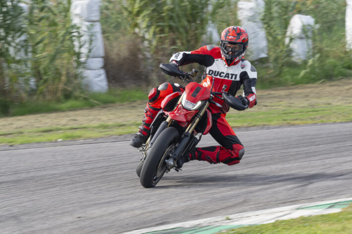 2024 Ducati Hypermotard 698 