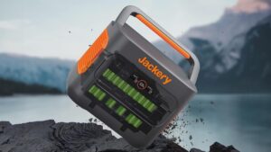 Save $600 on a Jackery Portable Generator during Amazon's Black Friday Sale