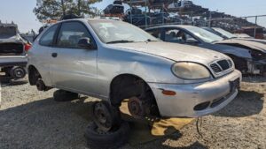 Junkyard Gem: 2000 Daewoo Lanos Hatchback