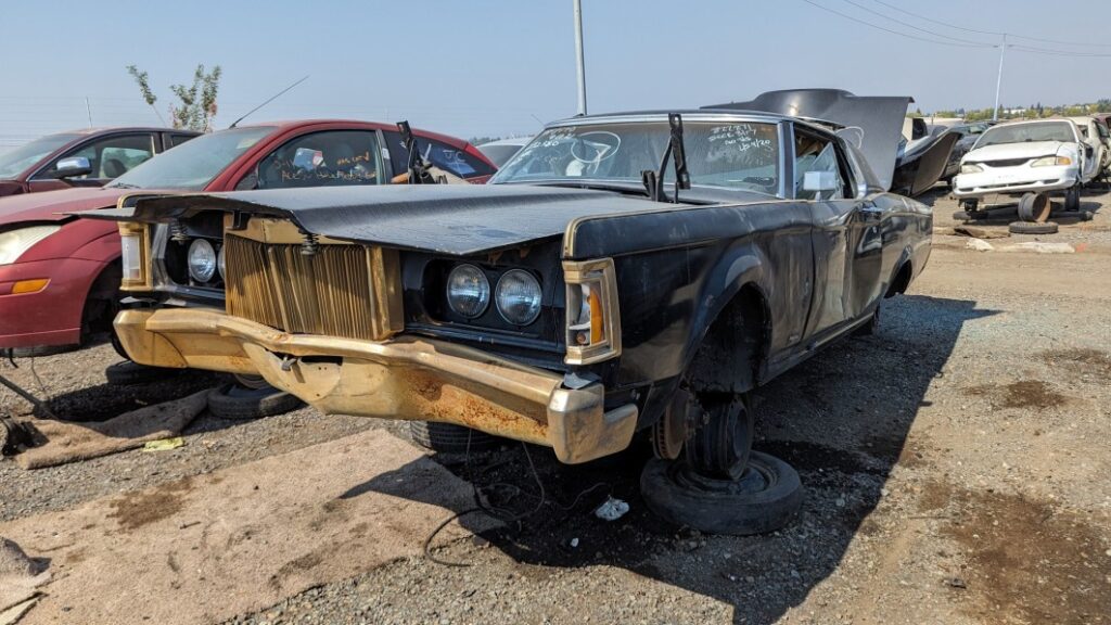 Junkyard Gem: 1970 Lincoln Continental Mark III