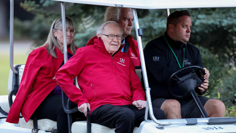 Warren Buffett's Berkshire ditches GM along with some other big names