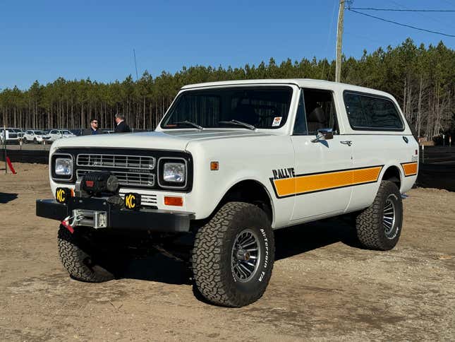 Front 3/4 view of a white International Scout