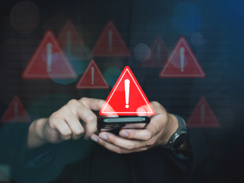 Emergency warning alert on a smartphone