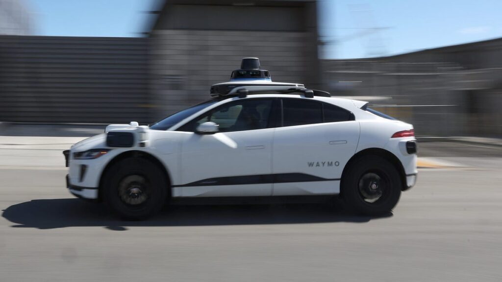 91 Percent Of Drivers Don't Trust Self-Driving Cars: Survey