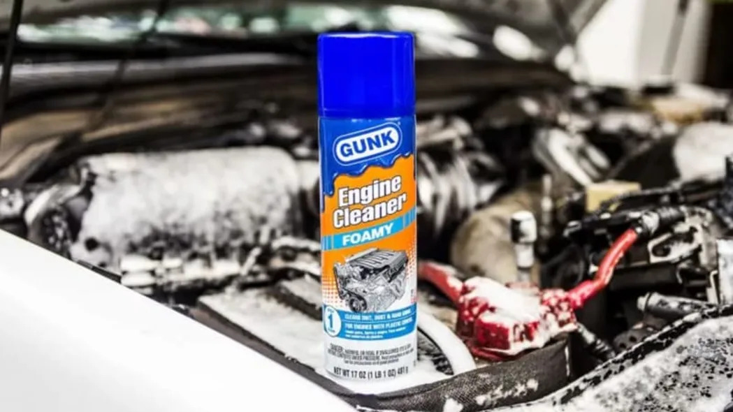 Gunk Foamy Engine Brite Engine Cleaner 4