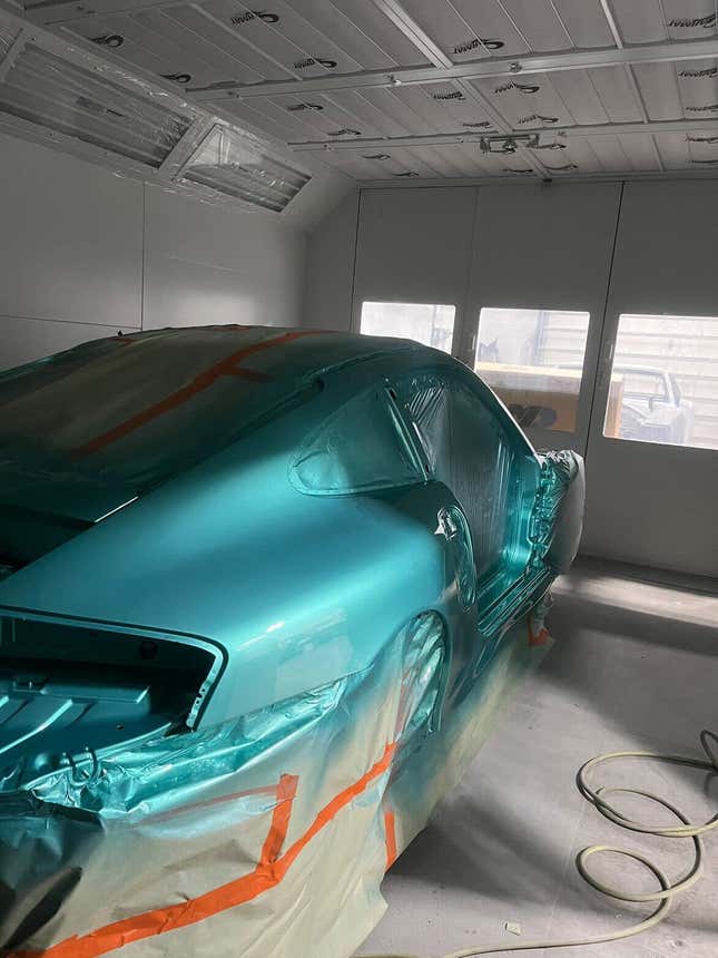 Porsche 996 Turbo Ocean Jade Metallic in the paint booth