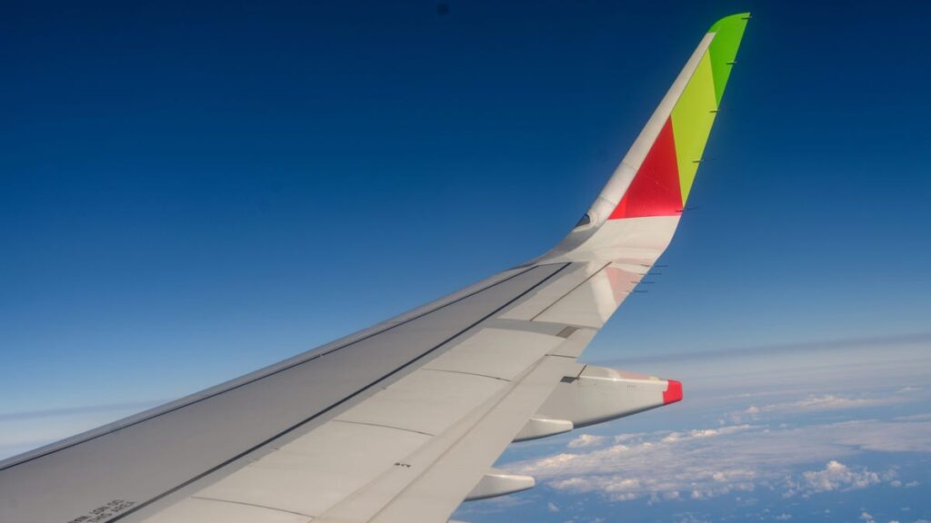 Here’s Why Planes Have Those Curved Winglets You’ve Probably Wondered About