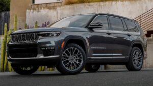 2025 Jeep Grand Cherokee rumored to get 2.0-liter four as base engine