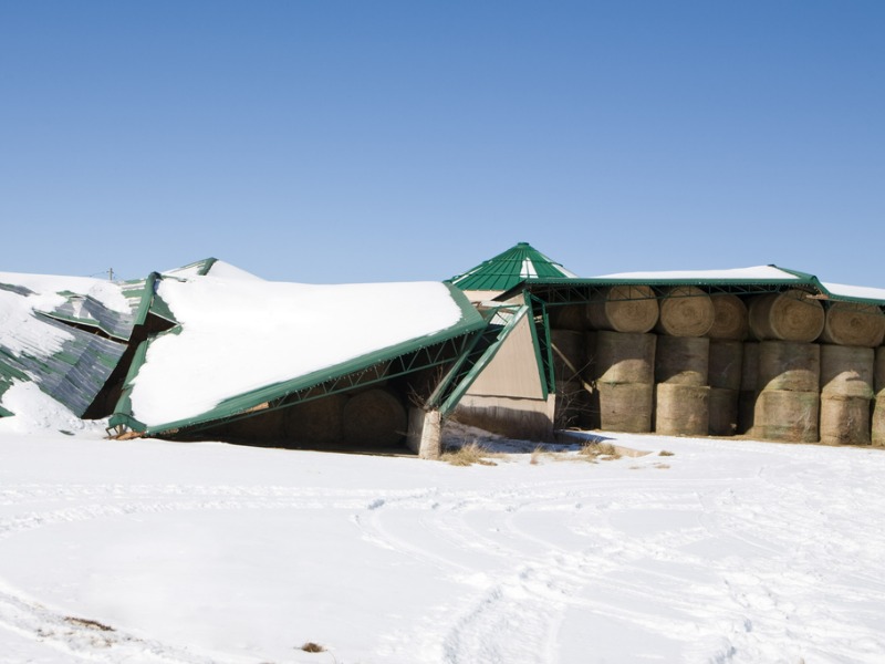 Collapse of a metal barn roof after a snowstorm