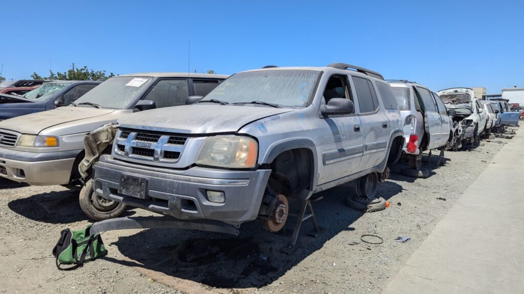 Junkyard Gem: 2006 Isuzu Ascender