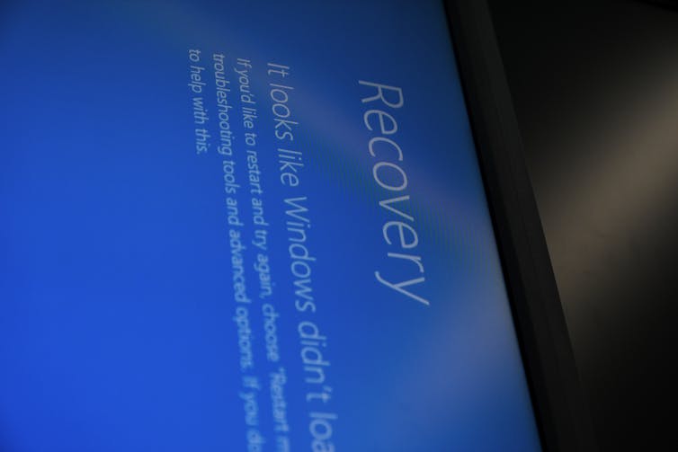 Monitor shows blue screen saying 'recovery it looks like windows didn't load'