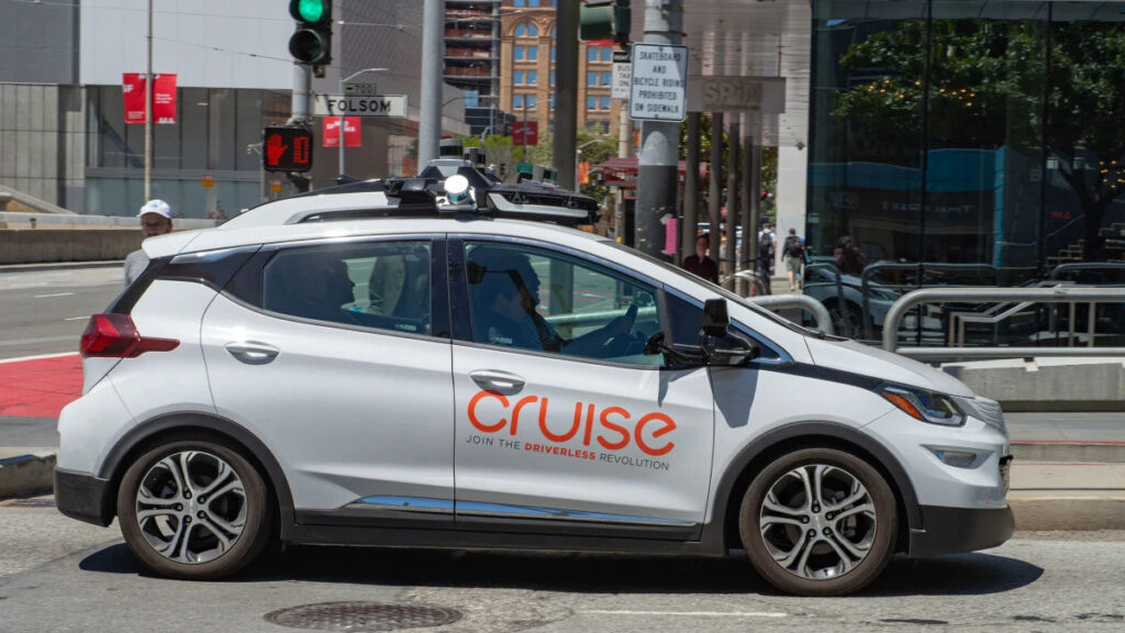 GM's Cruise to offer robotaxis on Uber's platform from next year